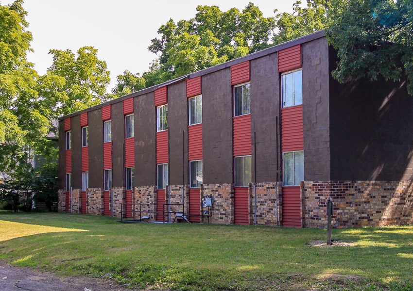 Bronco Apartments v